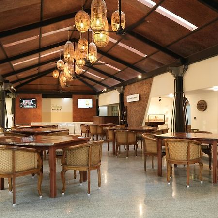 Hanu Reddy Residences Poes Garden Ченай Екстериор снимка