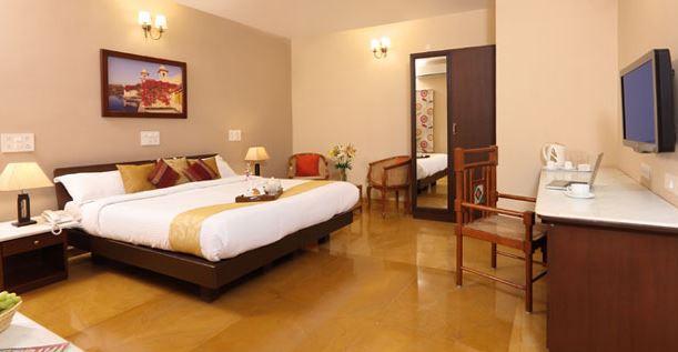 Hanu Reddy Residences Poes Garden Ченай Екстериор снимка