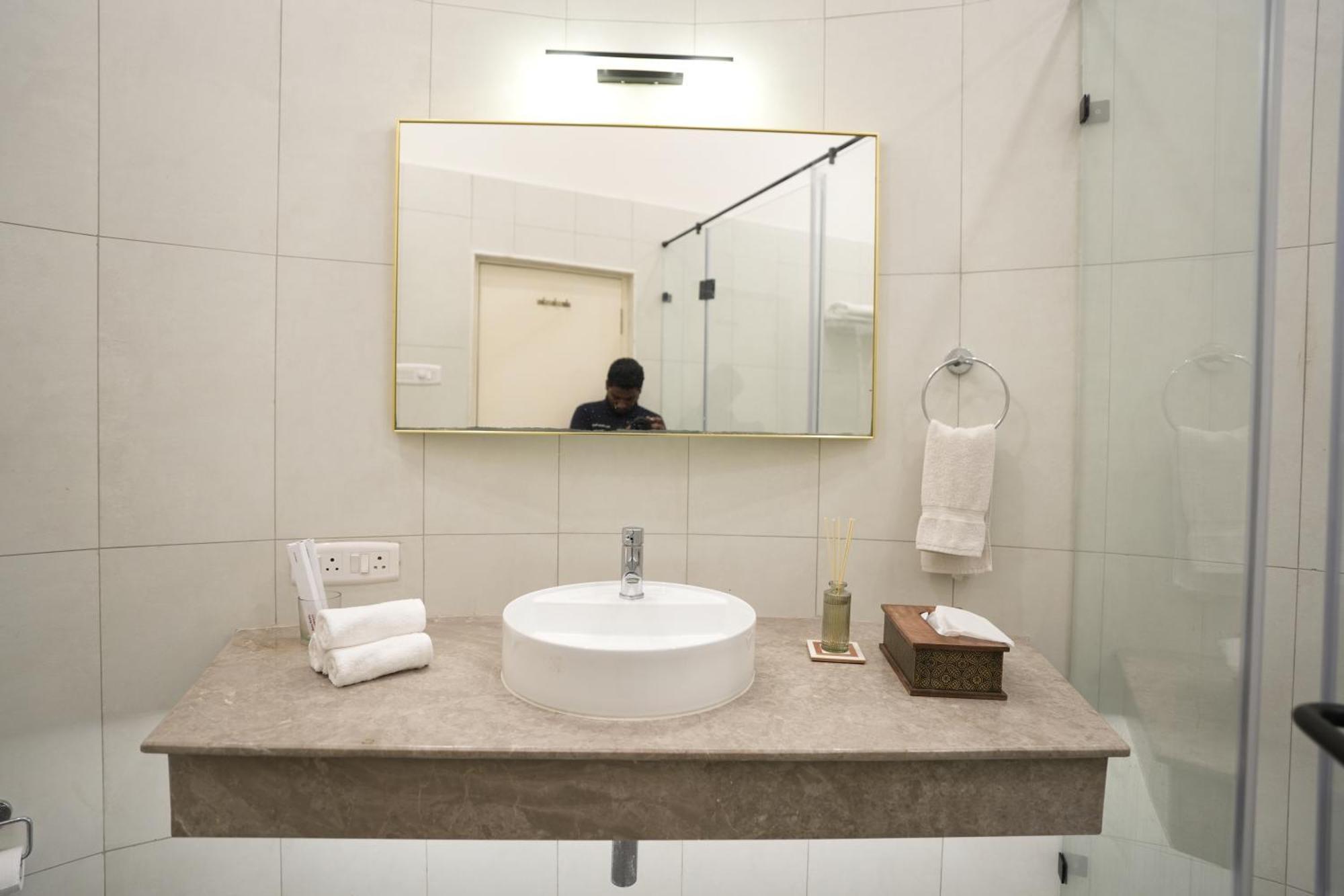 Hanu Reddy Residences Poes Garden Ченай Екстериор снимка