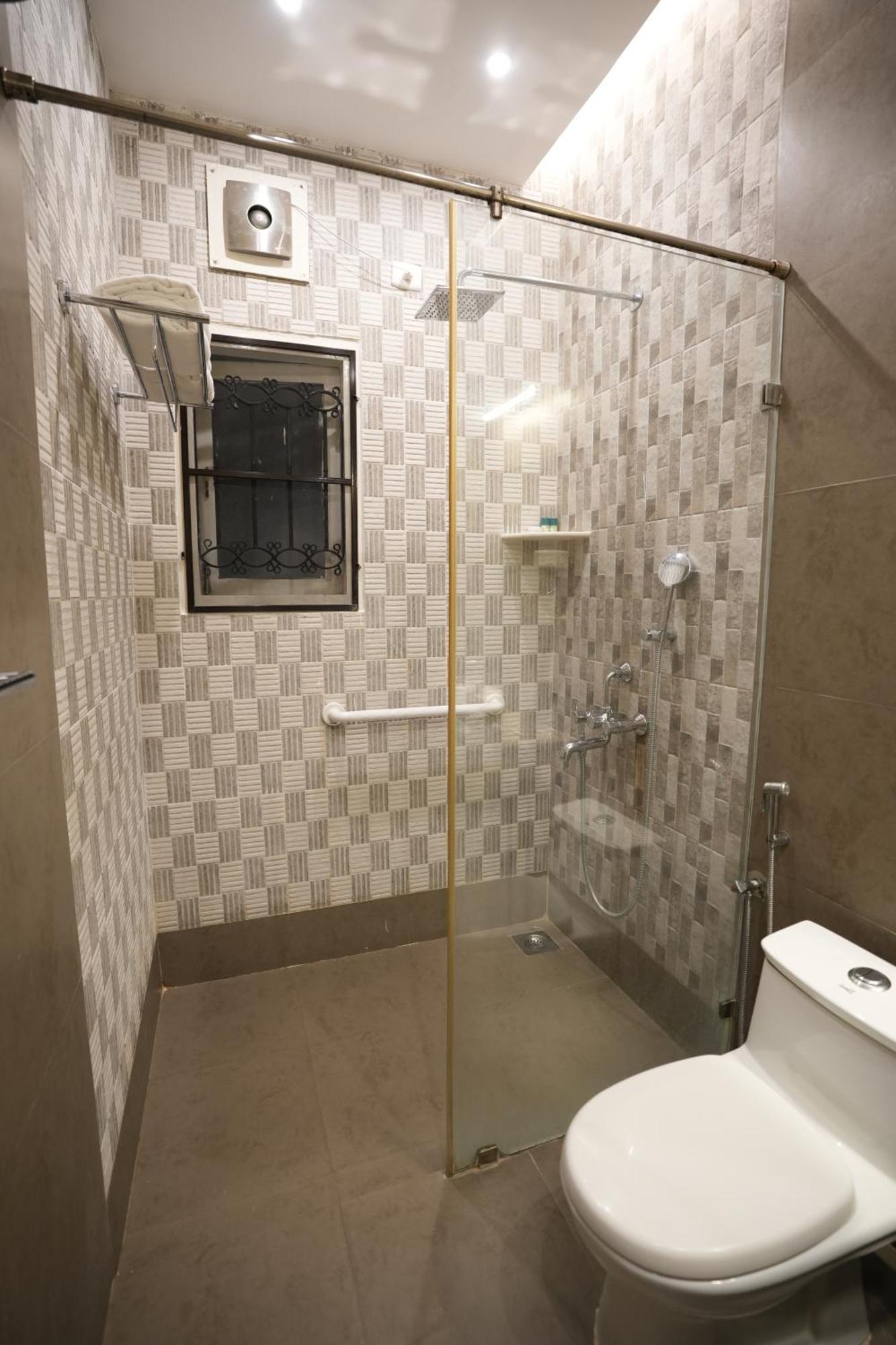 Hanu Reddy Residences Poes Garden Ченай Екстериор снимка