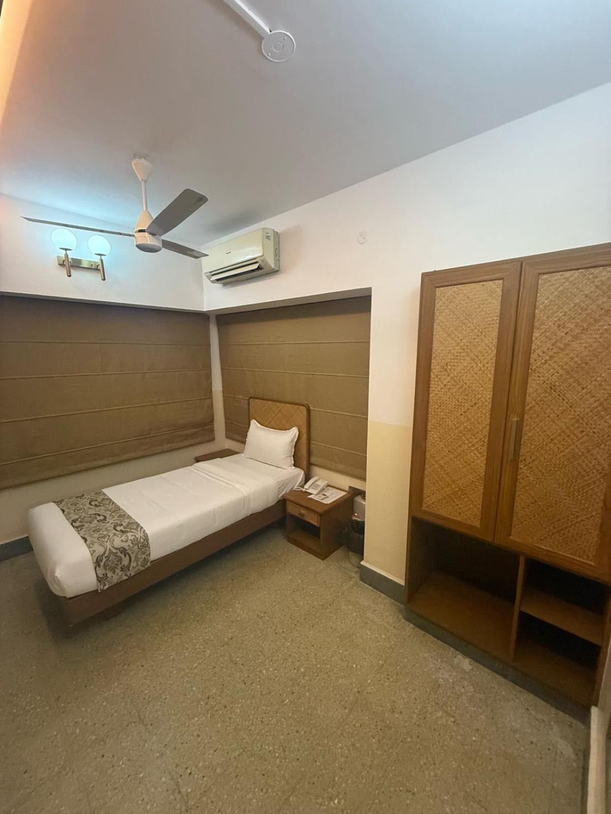 Hanu Reddy Residences Poes Garden Ченай Екстериор снимка