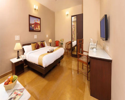 Hanu Reddy Residences Poes Garden Ченай Екстериор снимка